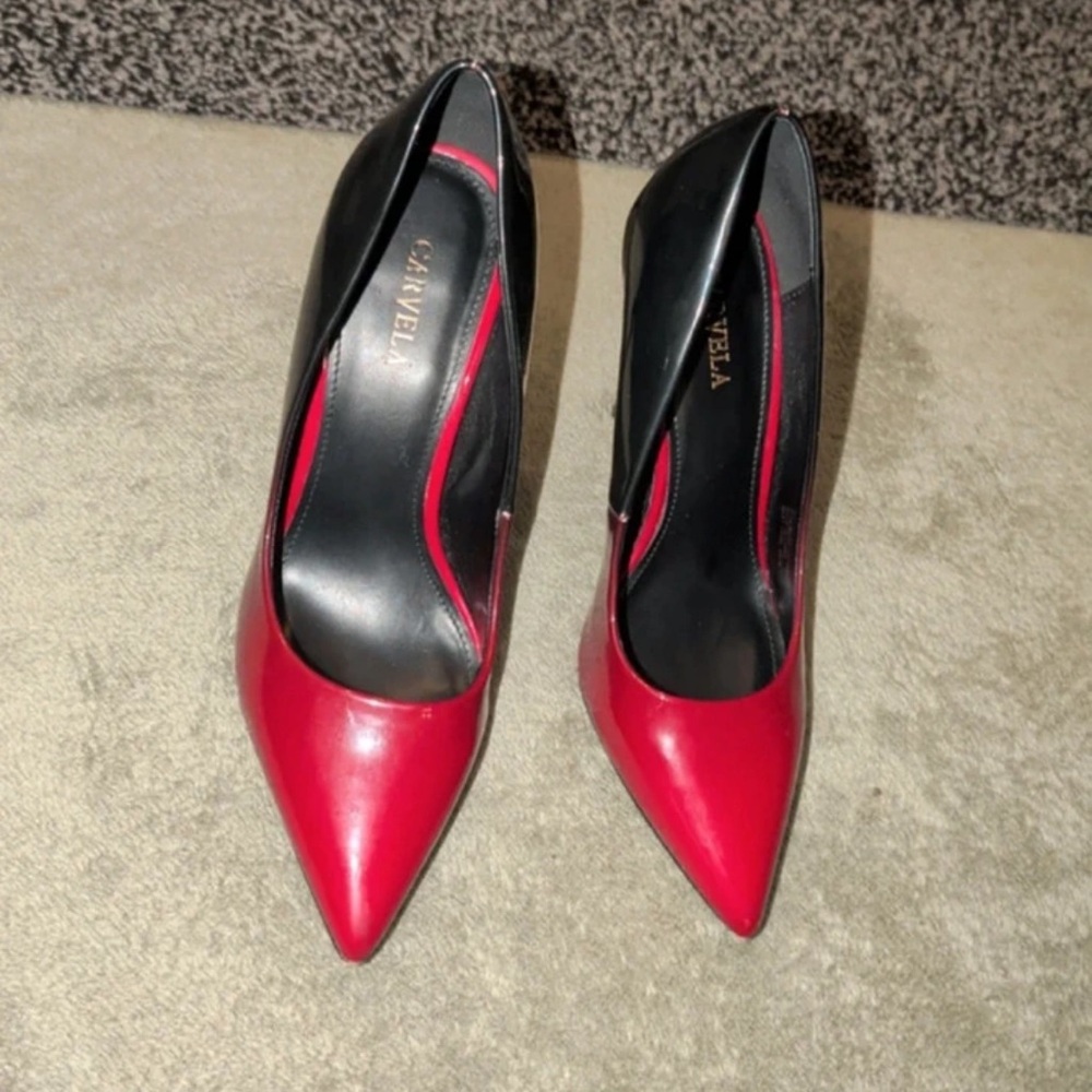Chanel Women's Elegant Red and Black Slippers
